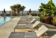 Domes Aulus Zante Autograph Collection