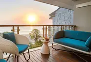 Double Six Luxury Suites