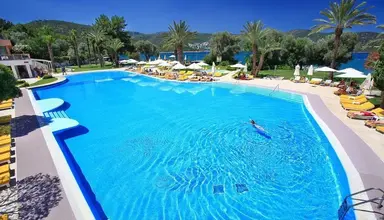 DoubleTree by Hilton Bodrum Isil Club