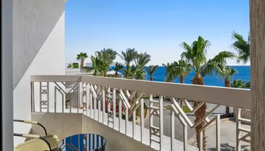 Doubletree by Hilton Sharks Bay