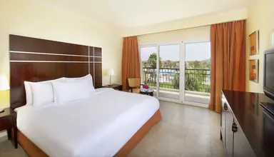 Doubletree by Hilton Sharks Bay