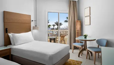 Doubletree by Hilton Sharks Bay