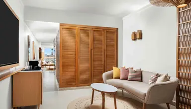 Doubletree by Hilton Sharks Bay