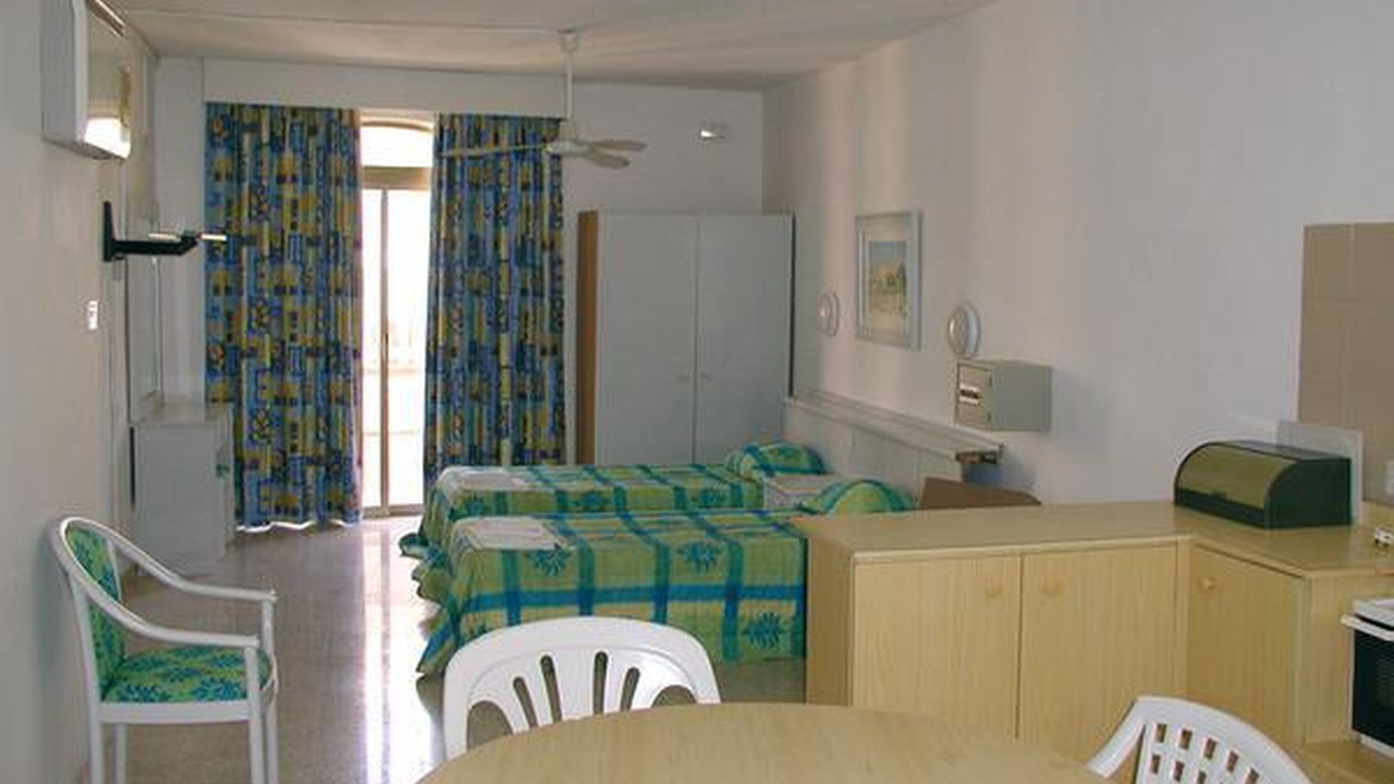 Dragonara Court
