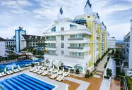 Dream World Resort & Spa