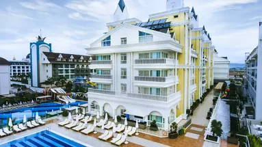 Dream World Resort & Spa