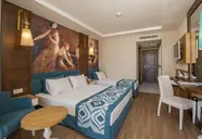 Dream World Resort & Spa