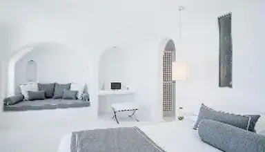 Dreams Luxury Suites