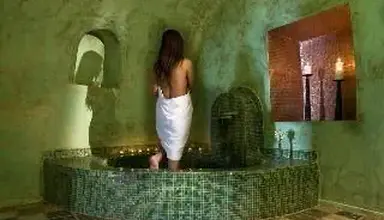 Dreams Luxury Suites