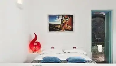 Dreams Luxury Suites