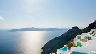 Dreams Luxury Suites