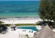 Driftwood Beach Lodge