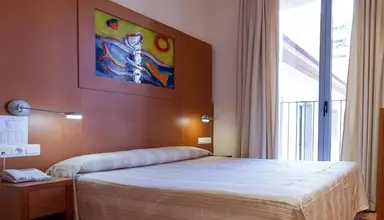 Dwo Valencia by Checkin