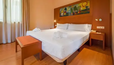 Dwo Valencia by Checkin