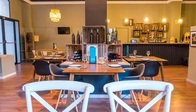 Dwo Valencia by Checkin