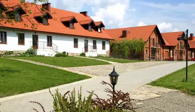 Dwór Kombornia - Folwark