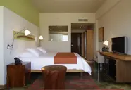 E Hotel Spa and Resort