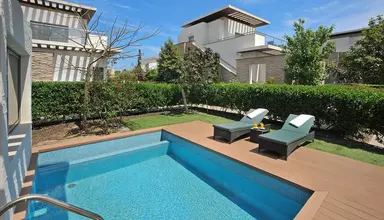 E Hotel Spa and Resort