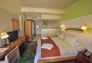 E Hotel Spa and Resort