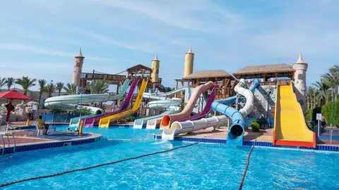 Hotel Edge By Rotana Sea Beach