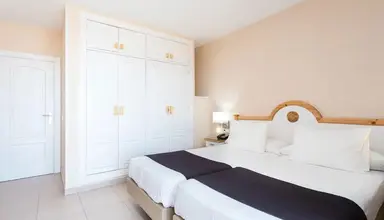 El Duque Aparthotel