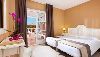 El Duque Aparthotel