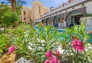 El Kasr Sahl Hasheesh