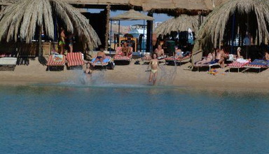 El Samaka Beach