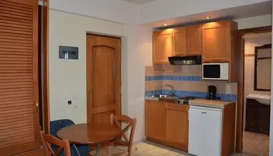 Eleni Beach Apartments
