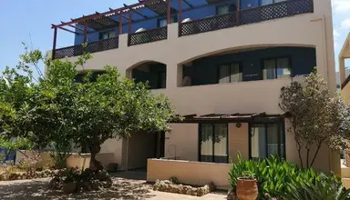 Eleni Beach Apartments