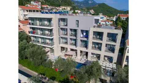 Hotel Eleven (Petrovac)