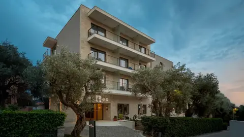 Hotel Eleven (Petrovac)