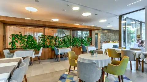 Hotel Eleven (Petrovac)