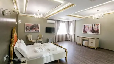 Elite Palace