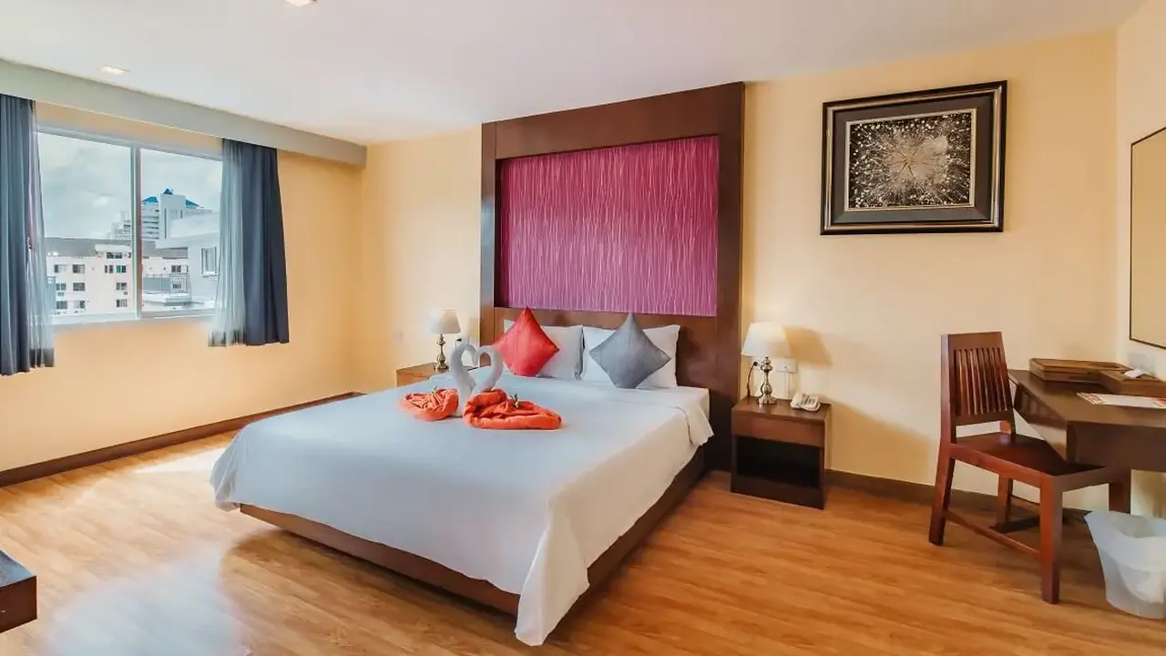 Elite Suites Patong