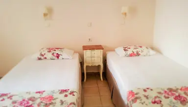 Emerald Apartments