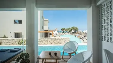 Enorme Teatro Beach Resort