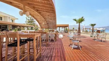 Enorme Teatro Beach Resort