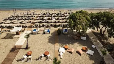 Enorme Teatro Beach Resort