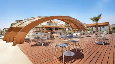 Enorme Teatro Beach Resort
