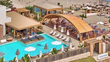 Enorme Teatro Beach Resort