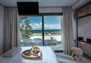 Enorme Teatro Beach Resort