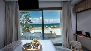 Enorme Teatro Beach Resort