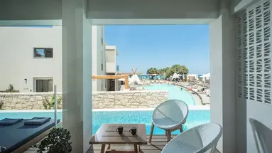 Enorme Teatro Beach Resort