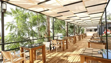 Eos Beach Resort