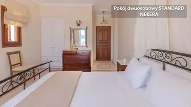 Epavlis (Kamari)