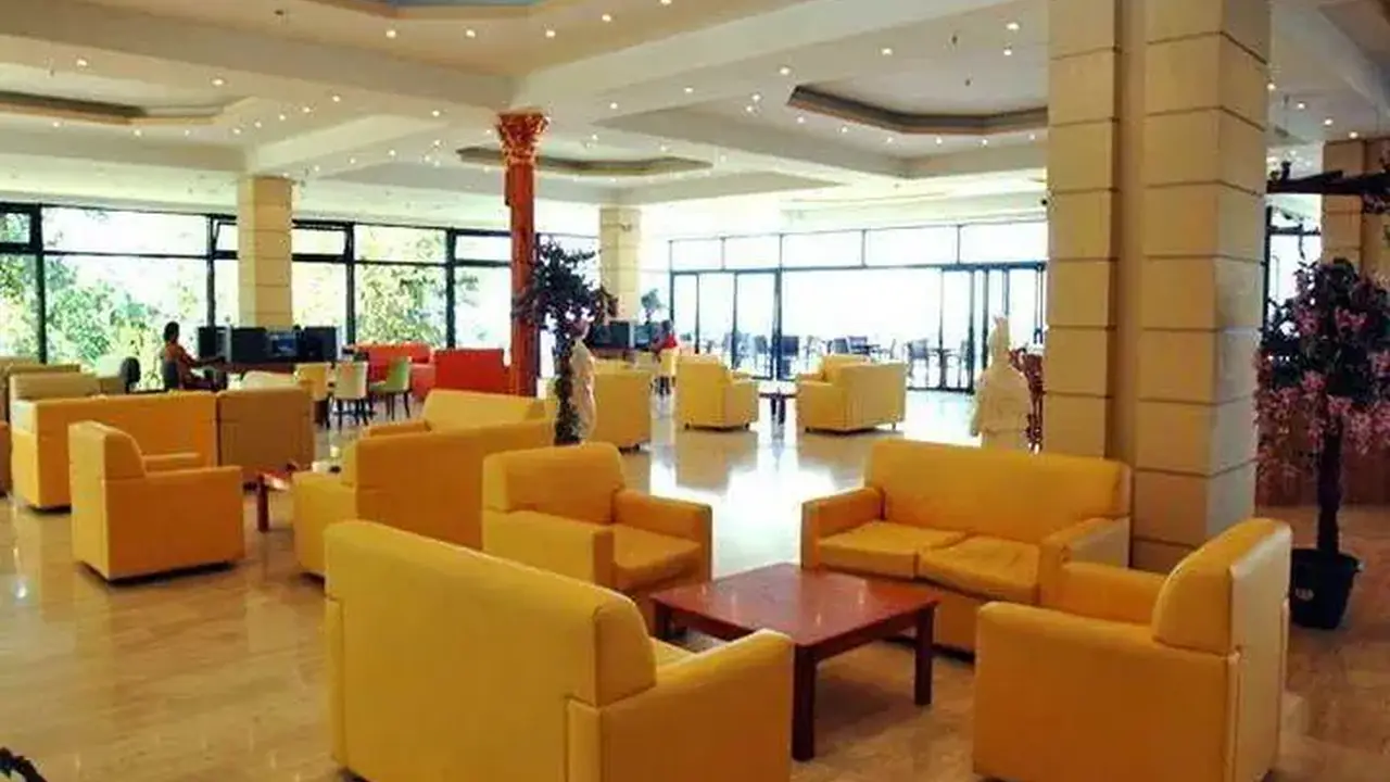 Eri Beach & Village