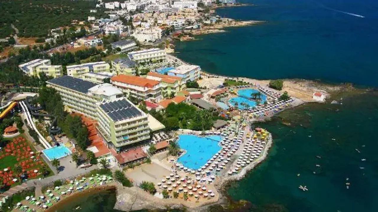 Eri Beach & Village