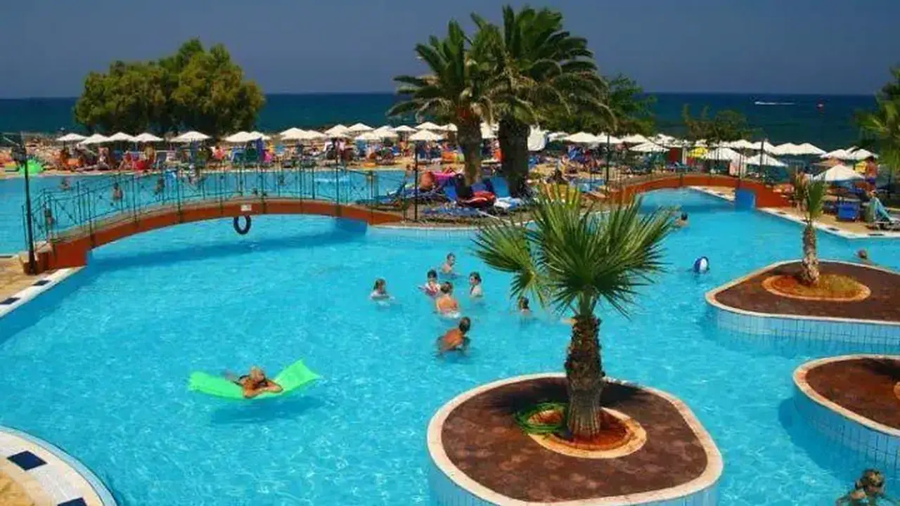 Eri Beach & Village