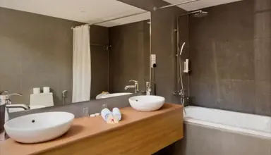 Eriyadu Island Resort